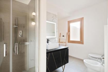 Santa Croce Flat - Modern Apartment - image 4