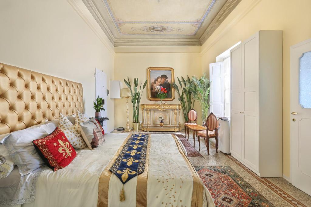 LULLABY suite near Palazzo Vecchio and Piazza Signoria -hosted by Sweetstay - image 5