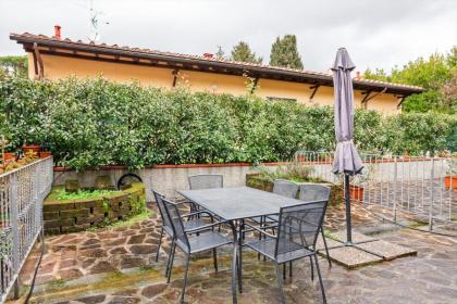 Coverciano Modern Apartment with Patio! - image 2