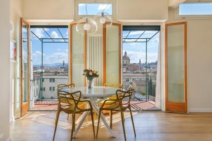 Penthouse with big terrace in Oltrarno - hosted by Sweetstay - image 8