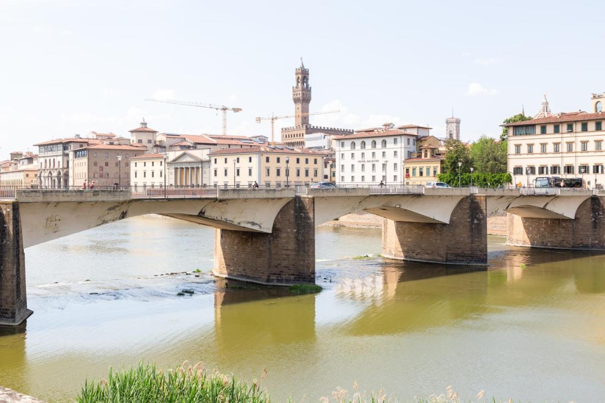 I Renai - Ponte delle Grazie Modern Apartment - image 4