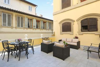 DESIGN APARTMENT in the heart of Florence - hosted by Sweetstay - image 2