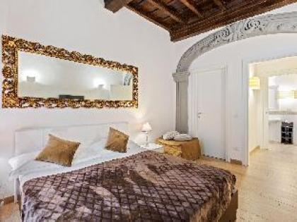 Stunning Apartment in the Heart of Florence - image 10