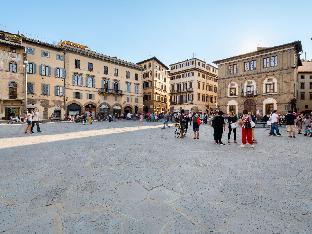 Stunning Apartment in the Heart of Florence - image 4