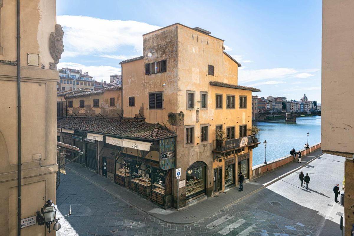 Apartments Florence -Ponte Vecchio View - image 4