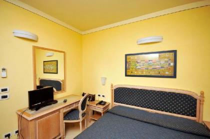 Hotel Anna's  - image 11