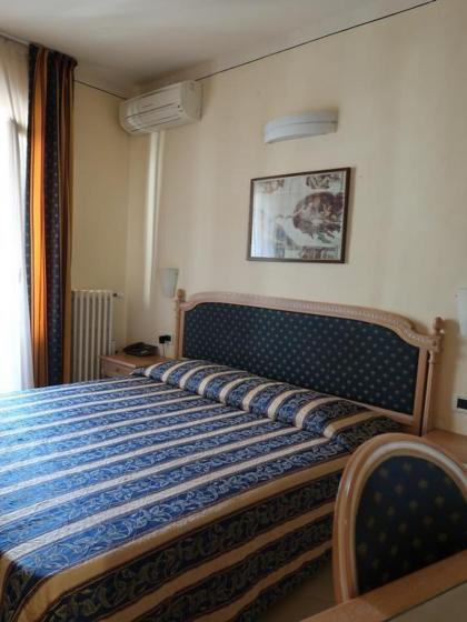 Hotel Anna's  - image 12