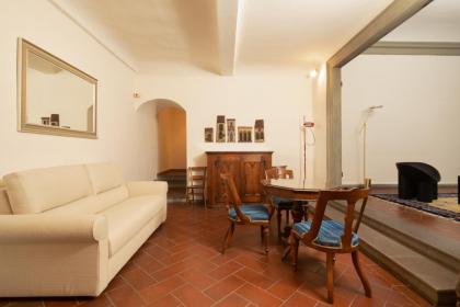 Bardini Garden Apartment - image 16