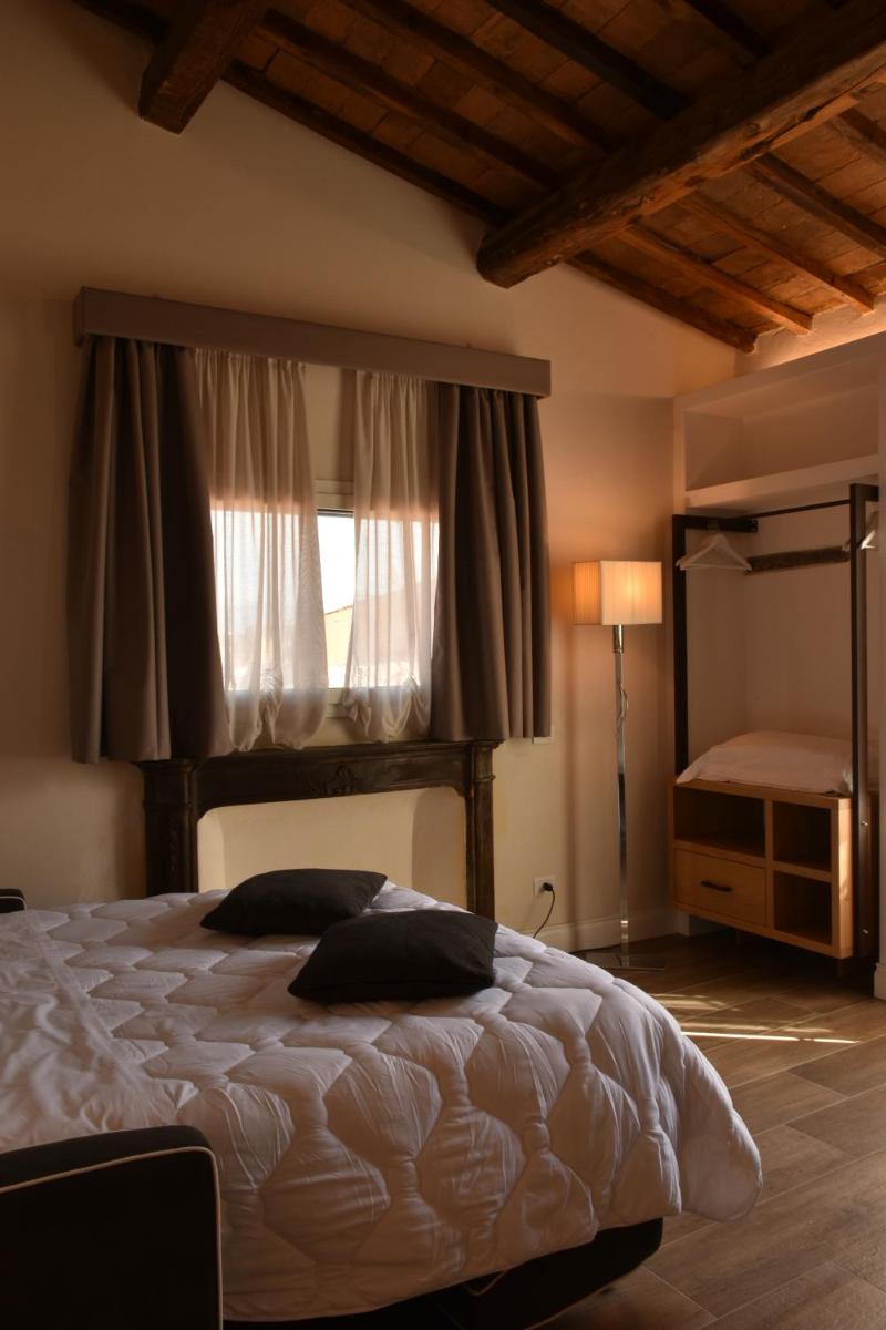 HR BEDROOMS IN FLORENCE - image 2