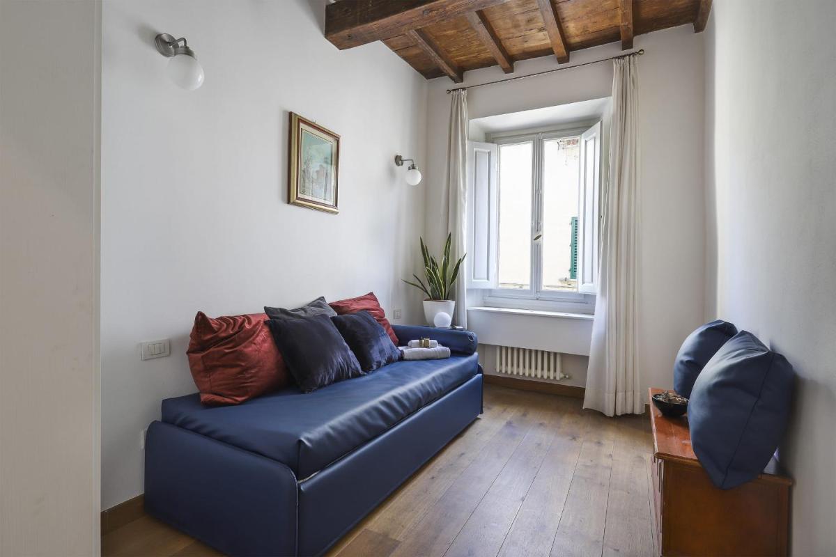 OLTRARNO Modern Apartment in Florence - hosted by Sweetstay - image 5