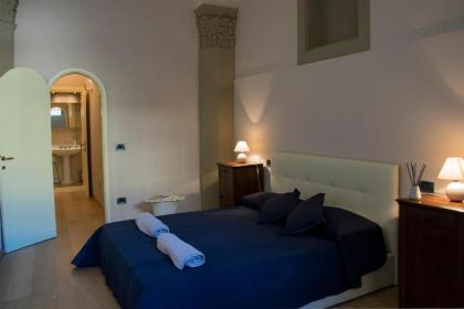 Apartments Florence - In the heart of Palazzo Guicciardini - image 15