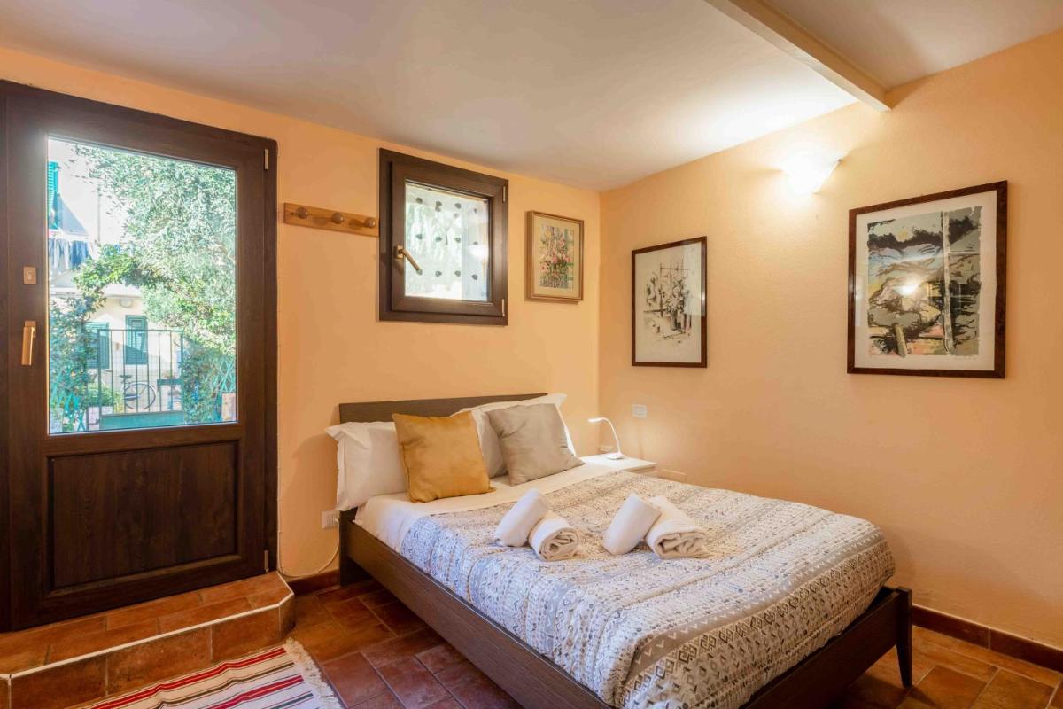 San Frediano Cozy Studio with Private Patio - image 3