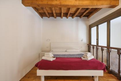 SANTA MARIA NOVELLA Bright and Modern Apartment - hosted by Sweetstay - image 13