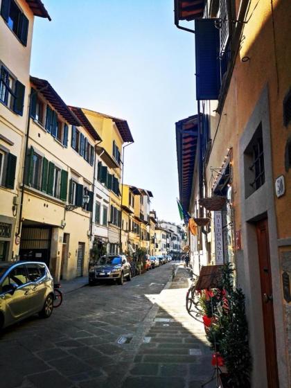 Florentine style apartment in San Frediano - image 13