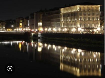 Florentine style apartment in San Frediano - image 16