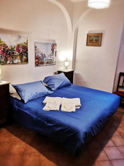 Florentine style apartment in San Frediano - image 5