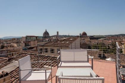 PENTHOUSE HILIFE amazing panoramic terrace of Florence -hosted by Sweetstay Florence