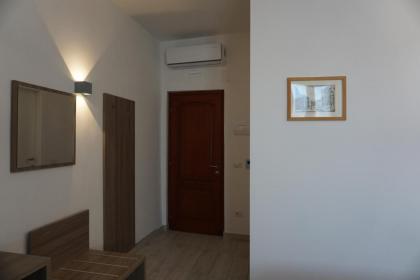 Holiday Rooms - image 10