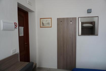 Holiday Rooms - image 15