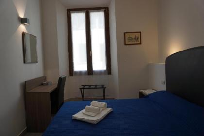 Holiday Rooms - image 6