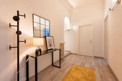 Apartments Florence-4 bedroom in Pellicceria (sx)