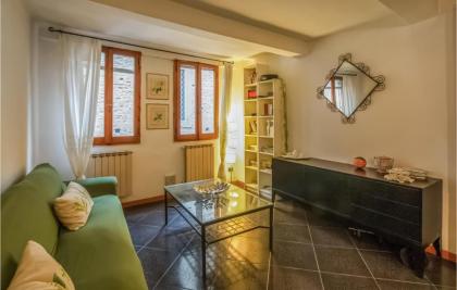 Amazing Apartment In Firenze With Wifi And 2 Bedrooms - image 11