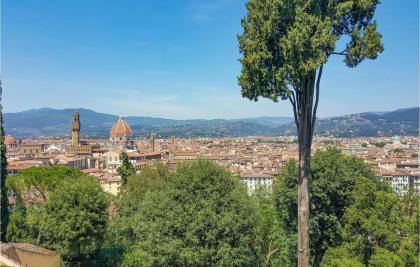 Amazing Apartment In Firenze With Wifi And 2 Bedrooms - image 3