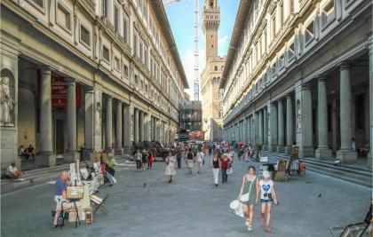 Amazing Apartment In Firenze With Wifi And 2 Bedrooms - image 9