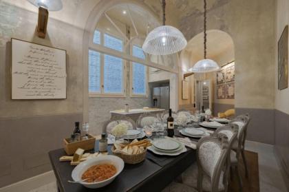 Pitti Terrace Luxury Apartment - image 17