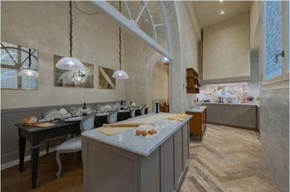 Pitti Terrace Luxury Apartment - image 19