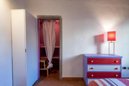 Sant’Ambrogio Colorful Apartment - image 10