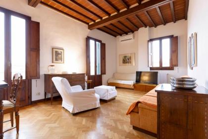 Palazzo Cecchi Luxury Apartment - image 1