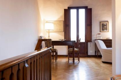 Palazzo Cecchi Luxury Apartment - image 17