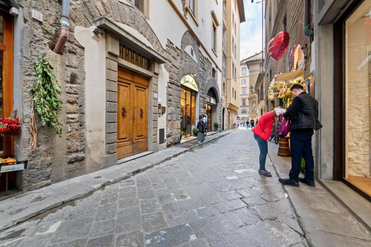 La Loggia della Signoria Charming Loft - image 4