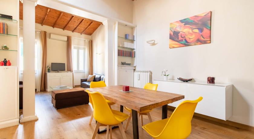 Modern Bright near Boboli Gardens & Santo Spirito - image 2