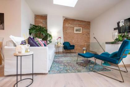 Design Loft in Florence - hosted by Sweetstay - image 9