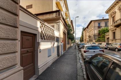 Central Berchet with Terrace and Private Entrance