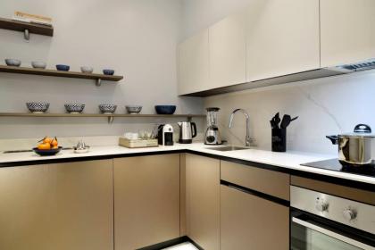 Luxury Apartments by Palazzo Portinari Salviati - image 12