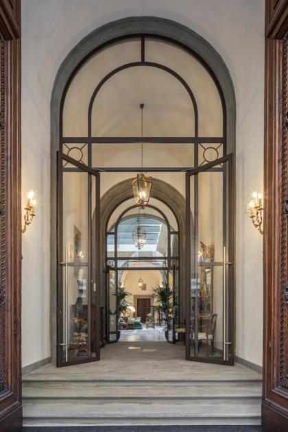 Luxury Apartments by Palazzo Portinari Salviati - image 20