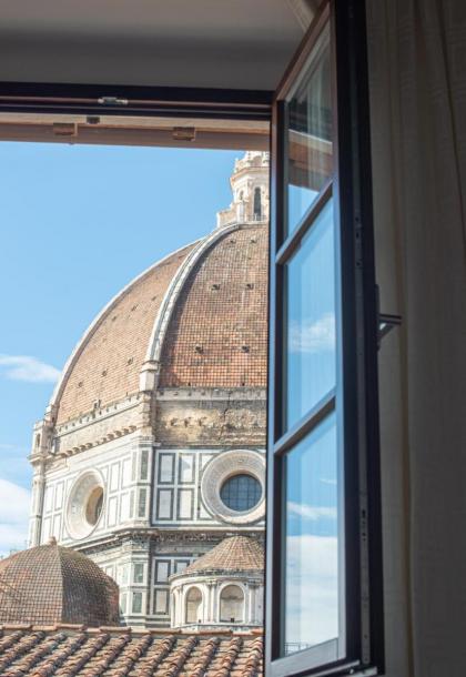 Windows on Dome Luxury Rooftop - image 16