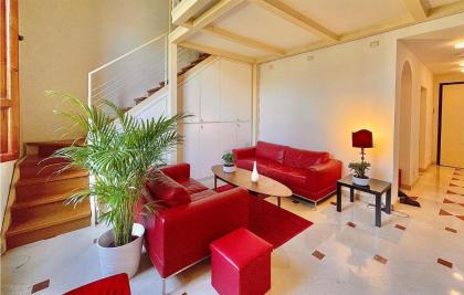 Beautiful Apartment In Firenze With Wifi And 1 Bedrooms - image 12