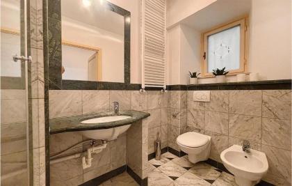 Beautiful Apartment In Firenze With Wifi And 1 Bedrooms - image 16