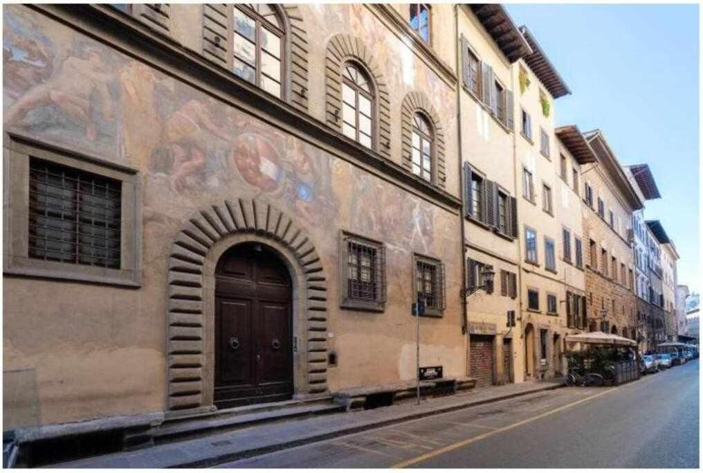 Cherubini Apartment With Frescoes - image 3