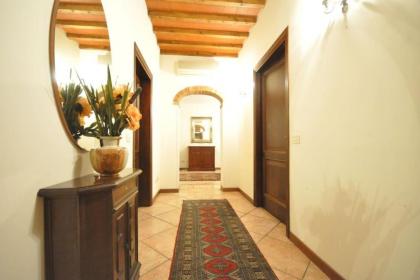 lovely apartment adjacent to S.croce square - image 13