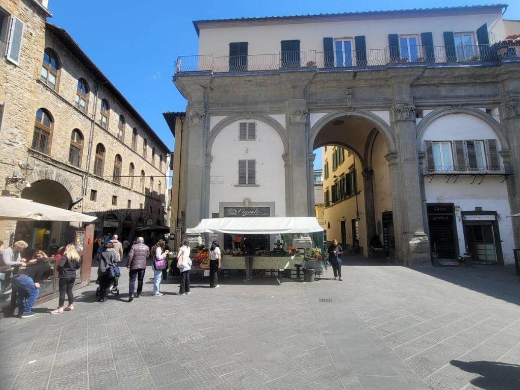 Private Room in the Heart of Florence 32 - image 3