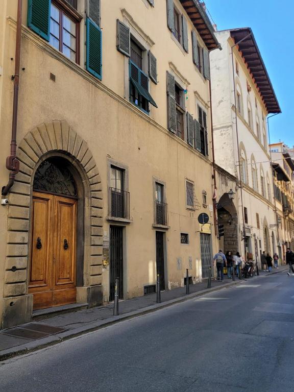 Private Room in the Heart of Florence 32 - image 4