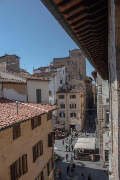 Private Room in the Heart of Florence 32 - image 9