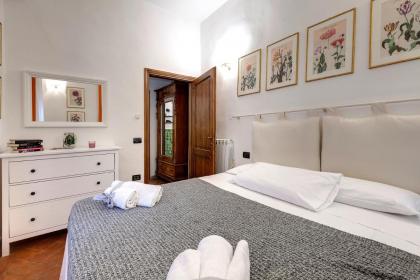 Mamo Florence - Ognissanti Apartment - image 3