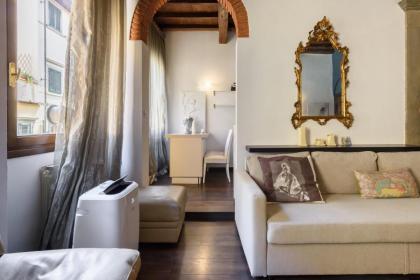 Borgo Art Apartment - image 3