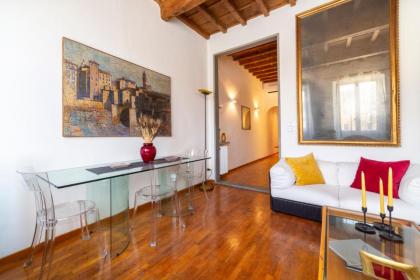 Santa Croce suite with a stunning view - image 17